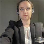 Interprete, traduttrice e insegnante di inglese e francese con esperienza laureata in magistrale all’UNINT di Roma